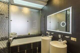 Гостиница Bliss Hotel & SPA Киров Комфорт с кроватью размера "king-size"-11