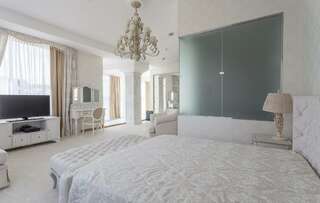 Гостиница Bliss Hotel & SPA Киров Номер люкс с 1 двуспальной кроватью-5