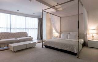 Гостиница Bliss Hotel & SPA Киров Номер люкс с 1 двуспальной кроватью-6