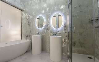 Гостиница Bliss Hotel & SPA Киров Номер люкс с 1 двуспальной кроватью-9