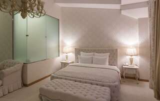 Гостиница Bliss Hotel & SPA Киров Номер люкс с 1 двуспальной кроватью-4